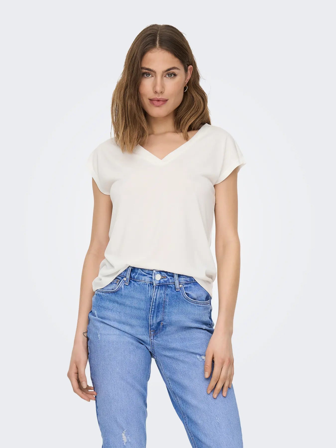 T-SHIRT DECOTE EM V