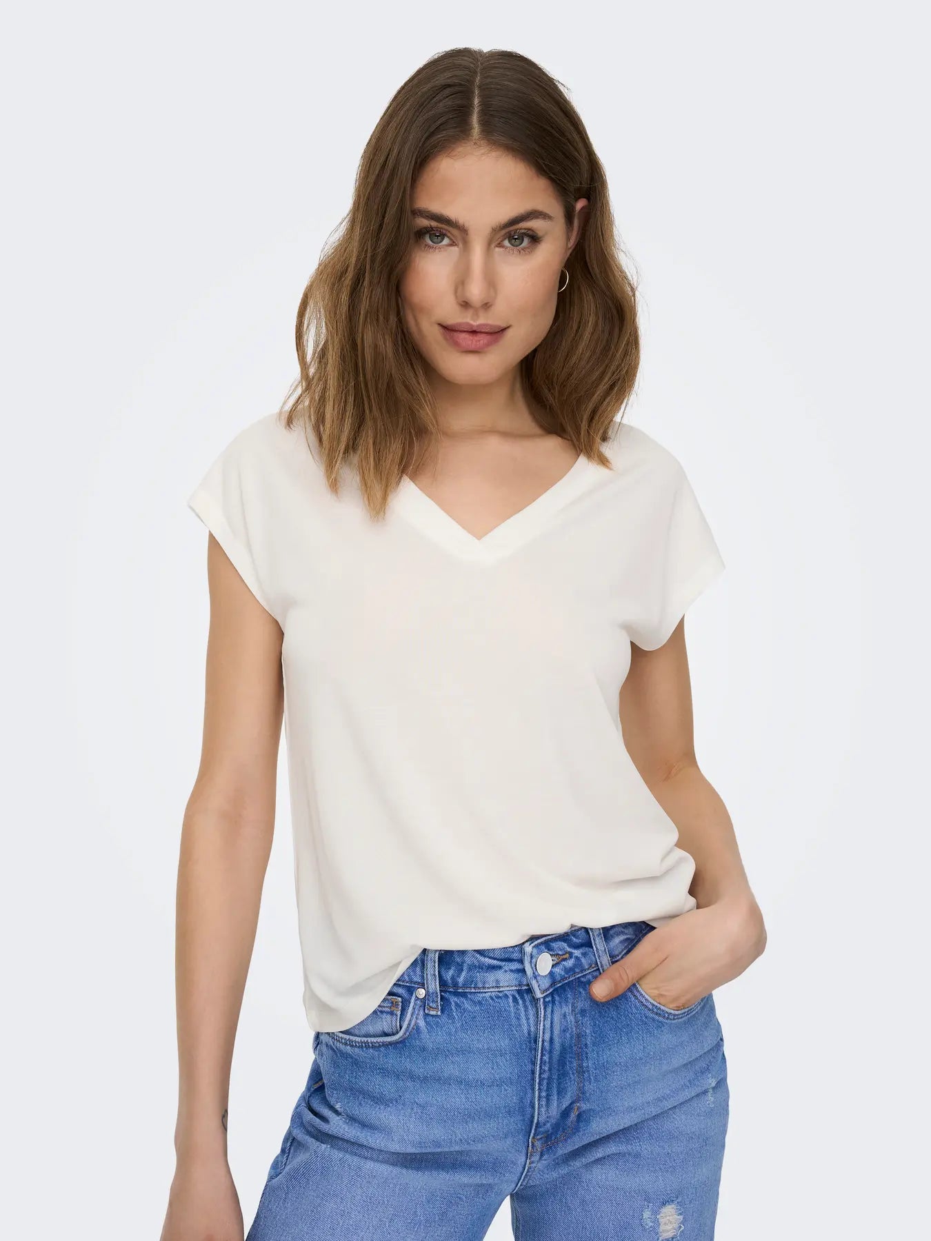 T-SHIRT DECOTE EM V